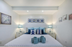 La Costa Escape - Pool, BBQ, Gated Parking